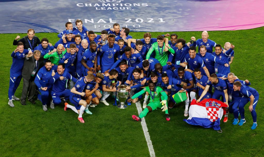 Los 'Blues' pintan de azul el Estadio Do Dragao con las celebraciones de la segunda UEFA Champions League de su historia.