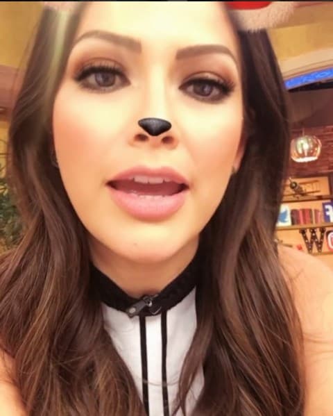 Incorporar orejas y nariz de diferentes animales a sus instantáneas es de las cosas predilectas de Ana Patricia.