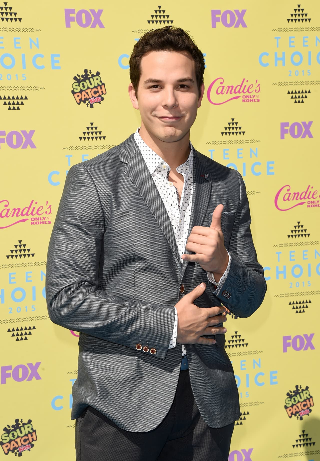 Skylar Astin.