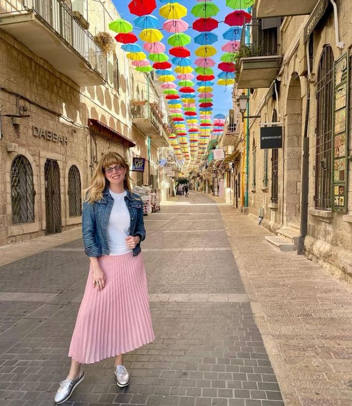 "
<b>Es como volver a nacer sin tener que morir</b> […] Cada segundo es como una oportunidad, no lo veo difícil, que sea duro, yo lo siento que es un desafío, los desafíos te invitan a crecer", señaló.
<br>