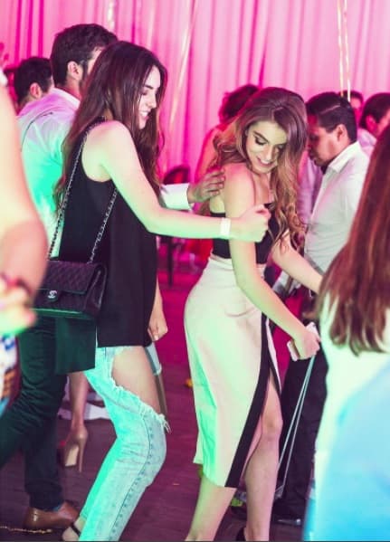 En aquella ocasión Sofía Castro se probó un vestido que costaba 20 mil dólares, aunque al final, decidió no comprarlo.