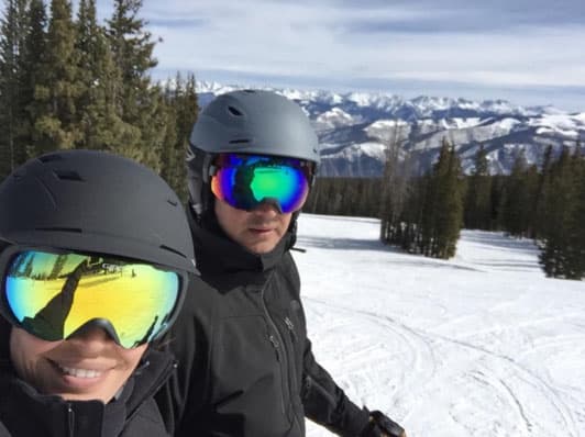 Karla y su inseparable compañero de aventuras.