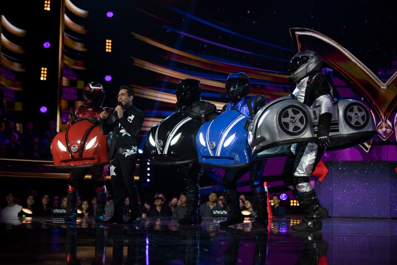 Los siguientes en salir al escenario fueron Carritos Chocones con el tema 'Jumpin' que paró de sus asientos a los investigadores.