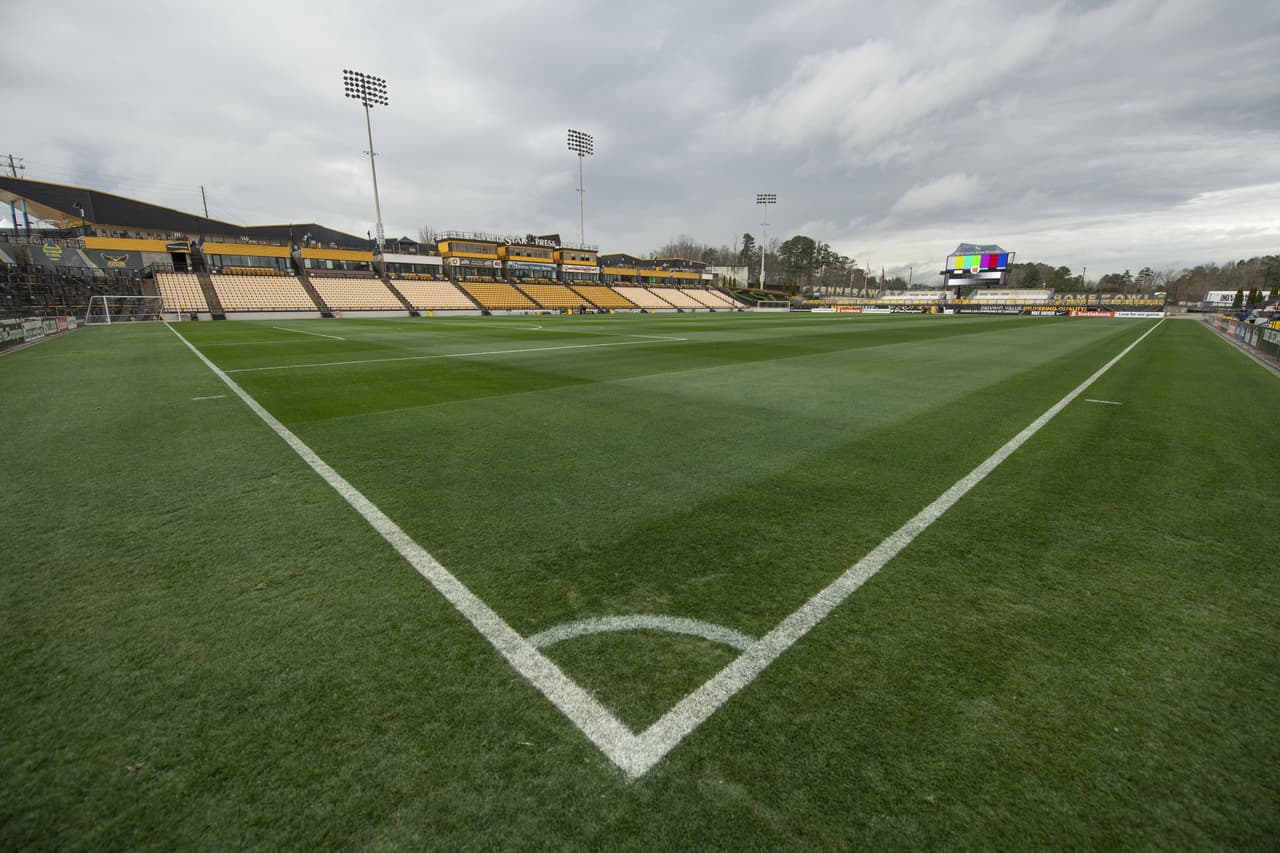 Normalmente, este escenario deportivo es la casa del Kennesaw State Owls de fútbol americano universitario.