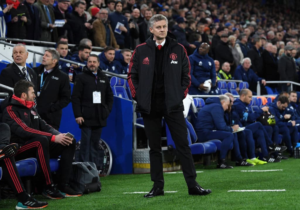 Mientras tanto, del otro lado, Ole Gunnar Solksjaer, otrora figura y jugador de los Red Devils, estaba haciendo su presentación como entrenador del Manchester United tras la salida de José Mourinho.