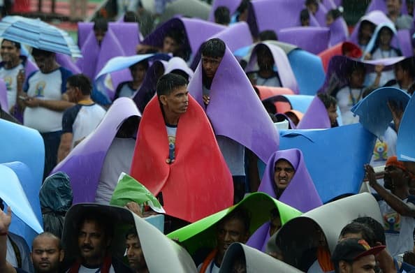 Por momentos, los mats hicieron las veces de paraguas.