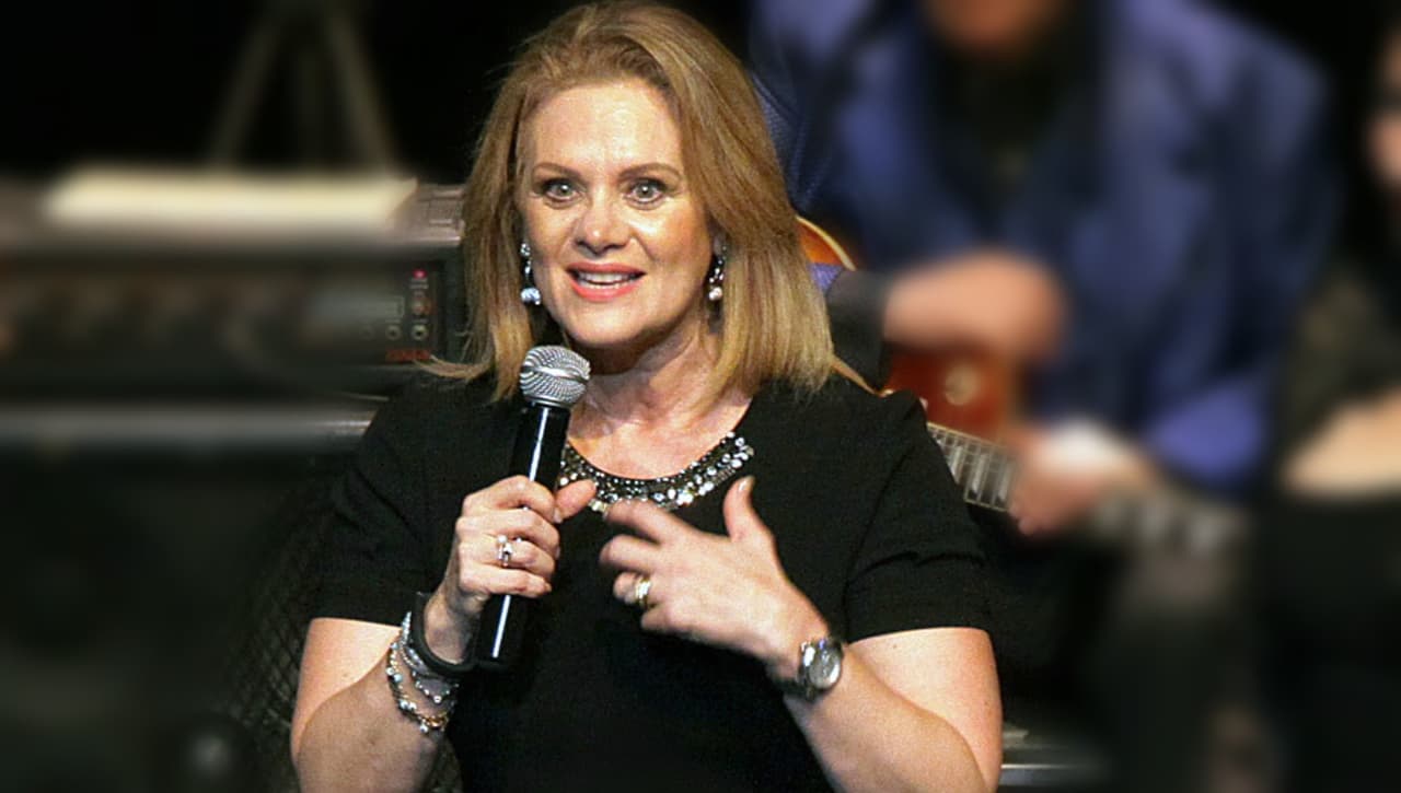 "
<b>Ella quería el primer crédito </b>y yo dije: 'Bueno, pues entonces a mí dame lana', yo cobré lana (y) dije 'lana contra crédito'", recordó.
<br>