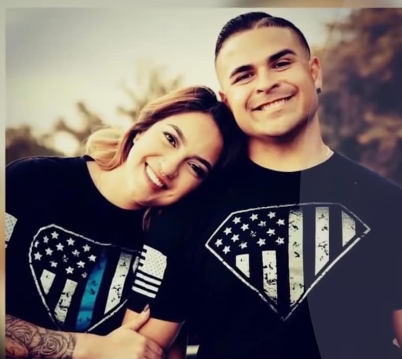 <b>Demanda. </b>La esposa de Jarrott presentó una notificación de reclamo por agravio ante el estado el pasado lunes, lo que se considera uno de los primeros pasos para presentar una demanda por homicidio culposo. La mujer asegura que a Darian se ordenó que realizara
<a href="https://www.yourconroenews.com/news/article/Lawsuit-notice-filed-in-fatal-shooting-of-New-16097973.php" target="_blank">una parada de tráfico peligrosa sin respaldo y no se le informó de los detalles de la investigación</a>, de acuerdo con
<i>The Courier of Montgomery</i>