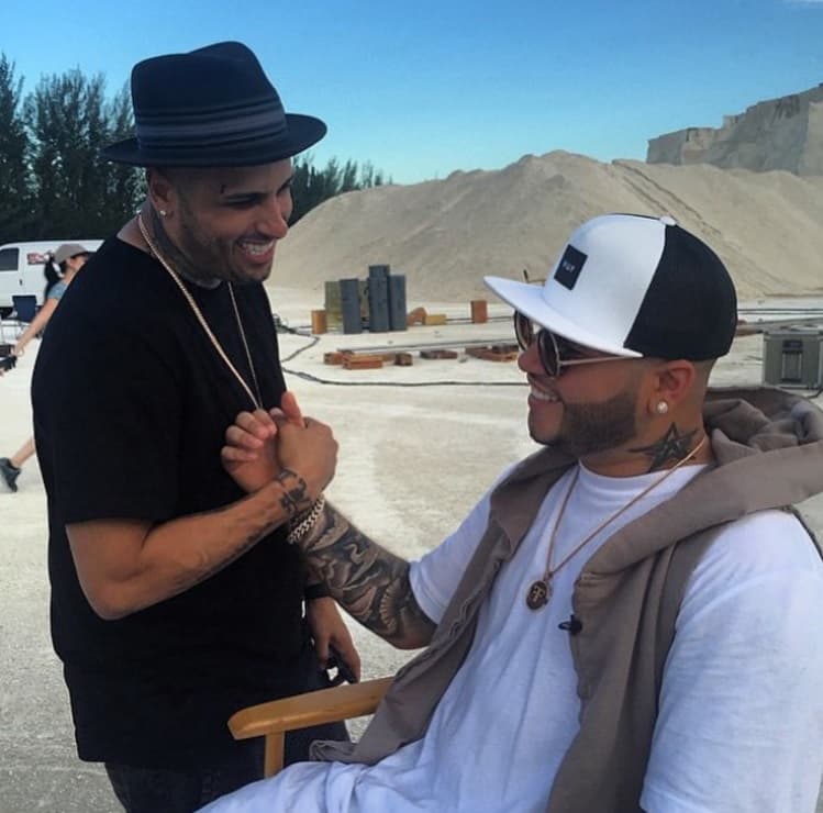 Así es esta amistad de fuerte, los tres urbanos se han convertido en un magnífico grupo que se apoya en cada paso que dan.