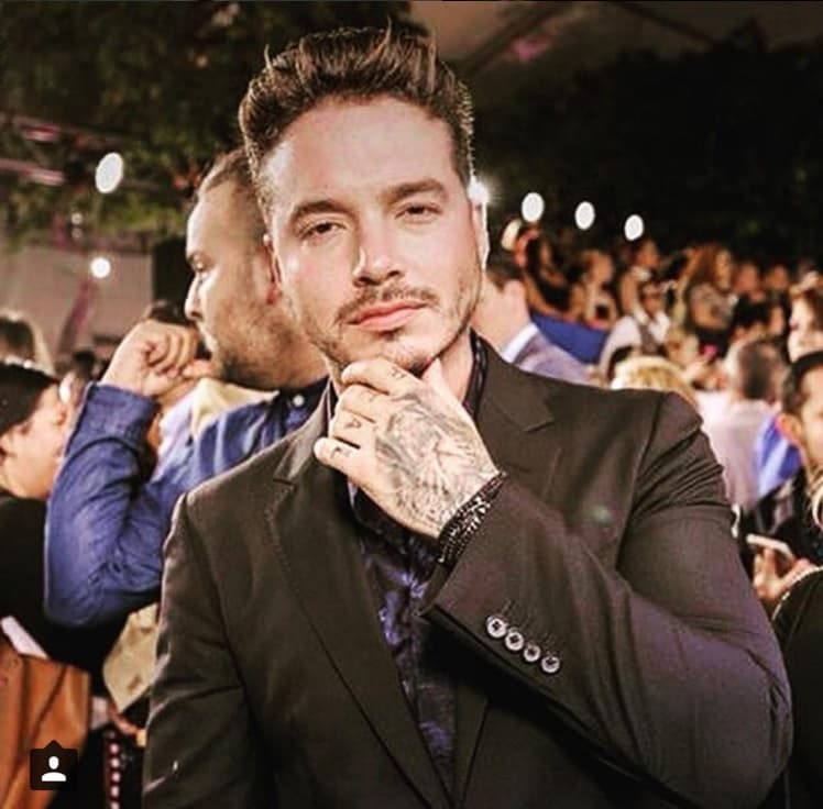 Sus logros han ido a tal nivel que Billboard lo llegó a considerar como "la historia de éxito para un artista nuevo más grande que ha visto la música latina en años".