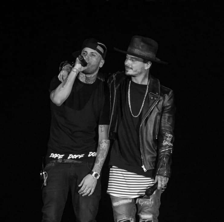 Y es que además de interpretar el himno del evento deportivo, '
<b>Live it Up</b>', Nicky Jam cantó el 
<a href="https://www.univision.com/san-antonio/kmyo/personas/j-balvin/j-balvin-becomes-the-most-streamed-artist">exitoso</a> tema '
<b>X</b>', un dúo con el colombiano.