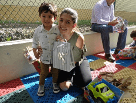 La sonrisa de Joshua es el regalo más grande de su mamá, para ella no hay nada más importante que verlo feliz.