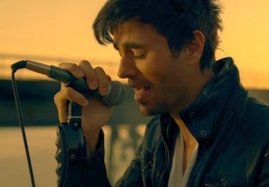 Parece que el intérprete no ha tenido una muy buena racha, pues el pasado 31 de mayo, durante un concierto en Tijuana, México sufrió un accidente.