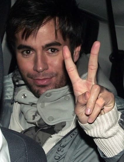 El portavoz de la Patrulla de Caminos, el teniente Julio Pajón dijo a NBC que no había duda de que Enrique iba al volante y que desconocían porque Tabuyo ocupó su lugar.