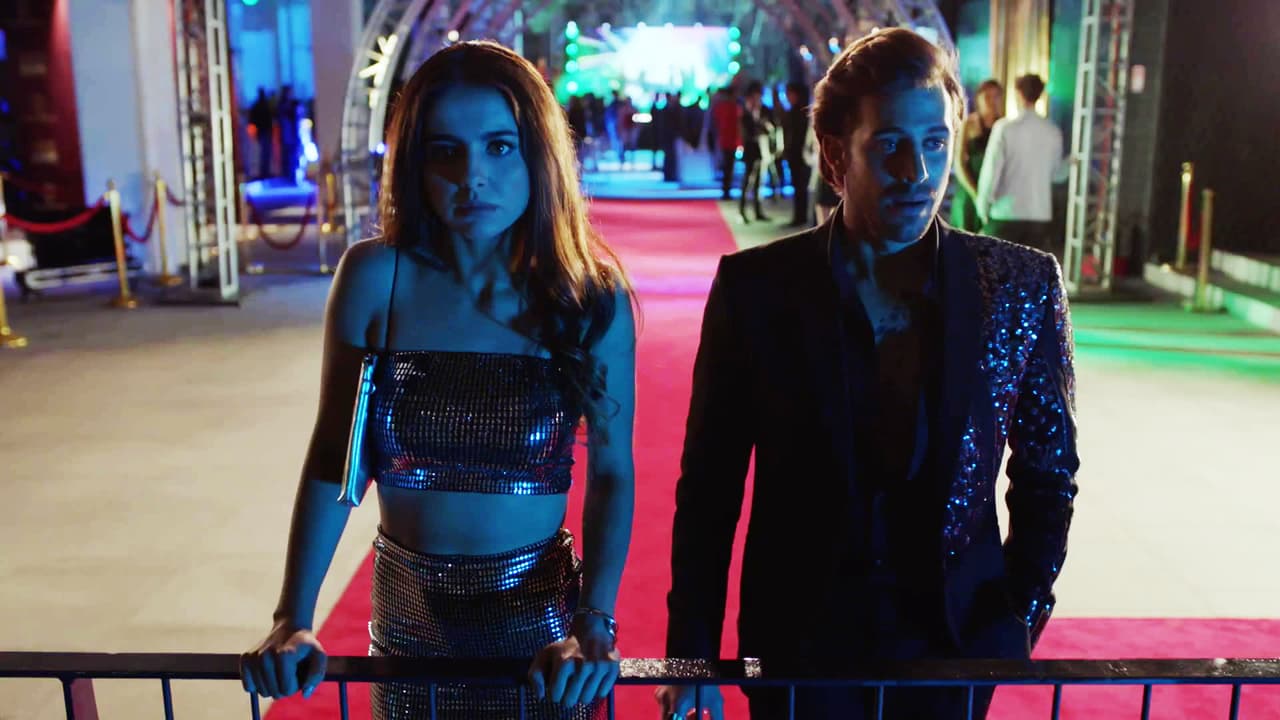 Al presentarse ante Charly, desde el primer momento robó su atención.