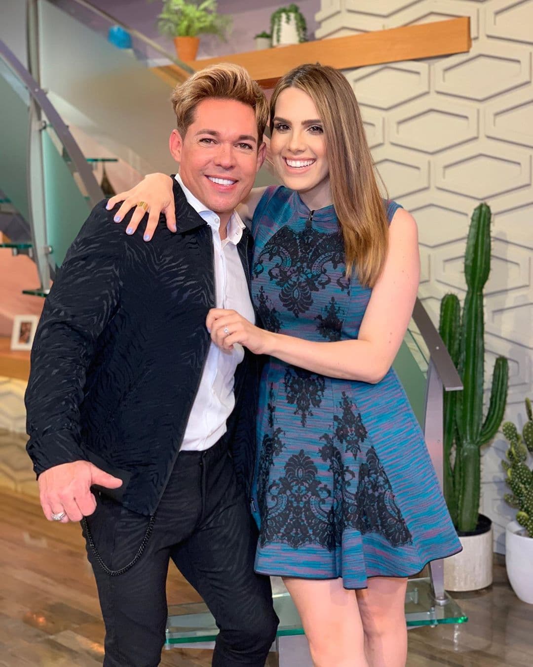 De la mano de nuestra Andrea, Rafe Lugo nos enseñó cómo podemos lucir el peinado de moda: la 
<a href="https://www.univision.com/shows/despierta-america/trucos-para-saber-lucir-el-peinado-de-media-cola-que-es-tendencia-entre-famosas-como-beyonce-las-kardashian-o-jlo-video">media cola</a>.