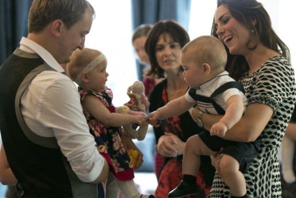 Quien lució muy sonriente en su reunión con otros padres y pequeños neozelandeses.
