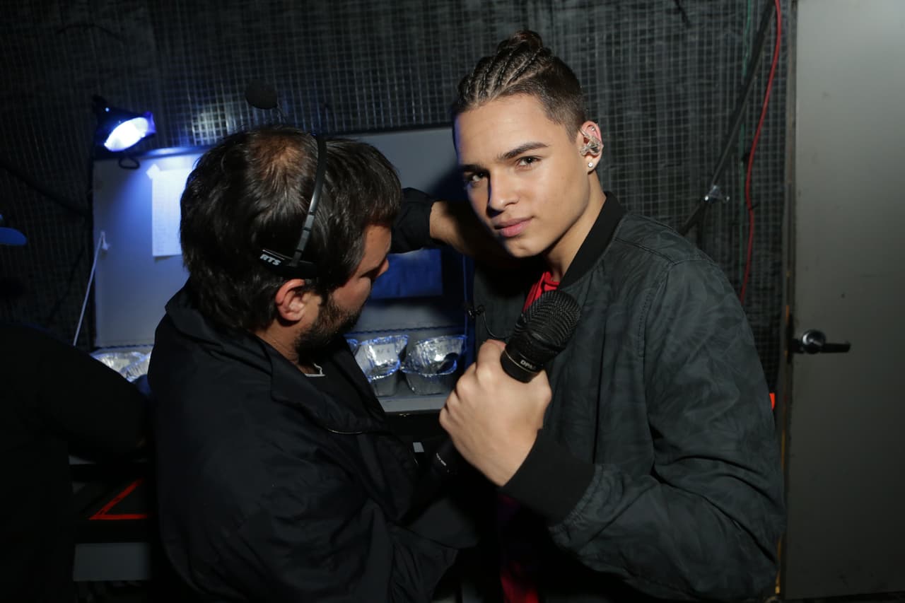 Brian tiene una sorpresa para sus fanáticas.