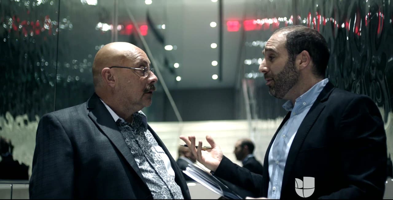 Por otro lado, Pete ha conseguido que Jenni haga una gira por todo estados unidos.