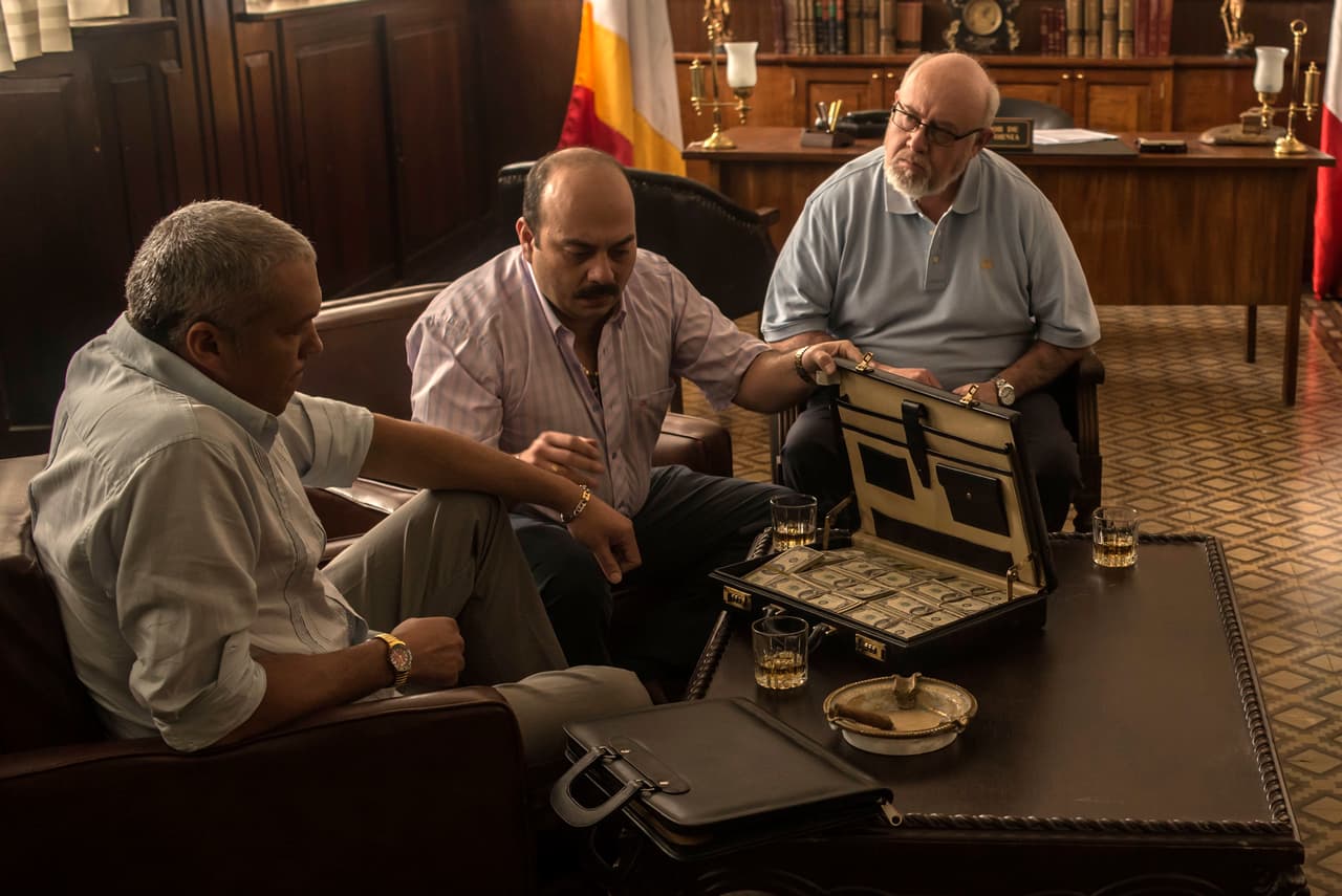 El gobernador, primer candidato de la oposición en ganar una entidad en 60 años, no tuvo opción y accedió a la petición de su hermano.