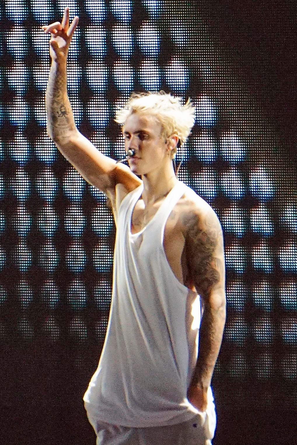 Pero el coqueteo entre este par de enamorados va más allá de postear, ya que Justin invitó a Selena a su concierto en Los Ángeles.