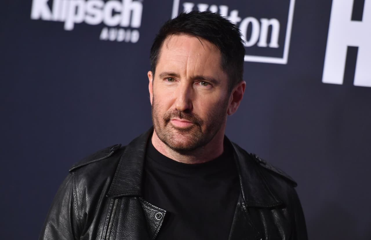 El cantante refirió que en ese momento se alejó del intérprete de 'The beautiful people' porque en su autobiografía de 1998, 'The Long Hard Road Out of Hell', Manson relató que ambos agredieron física y sexualmente a una mujer ebria en la década de 1990.