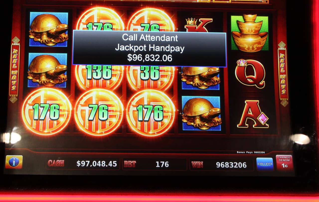 El premio mayor acumulaba 96,832 dólares.