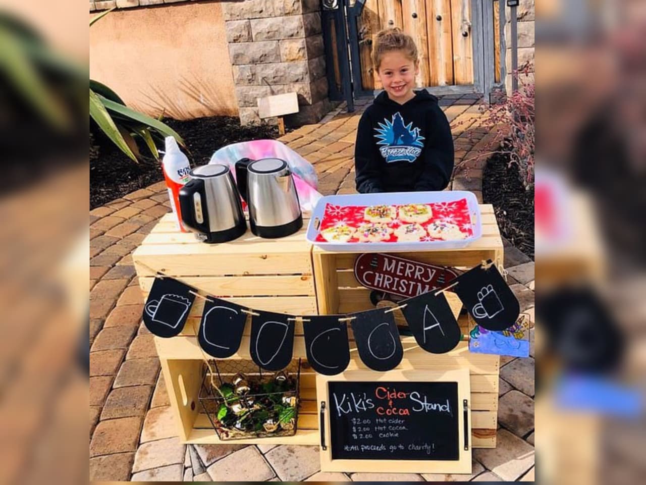 Niña de 5 años paga la deuda de los almuerzos de 123 estudiantes