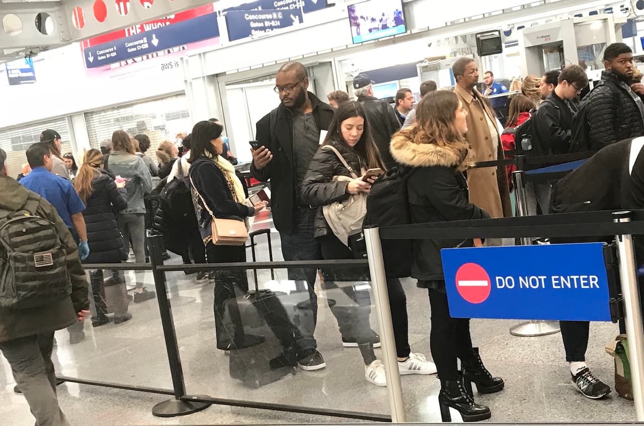 Miles de personas en Chicago han emprendido sus viajes para salir de la ciudad e ir a visitar a sus seres queridos.