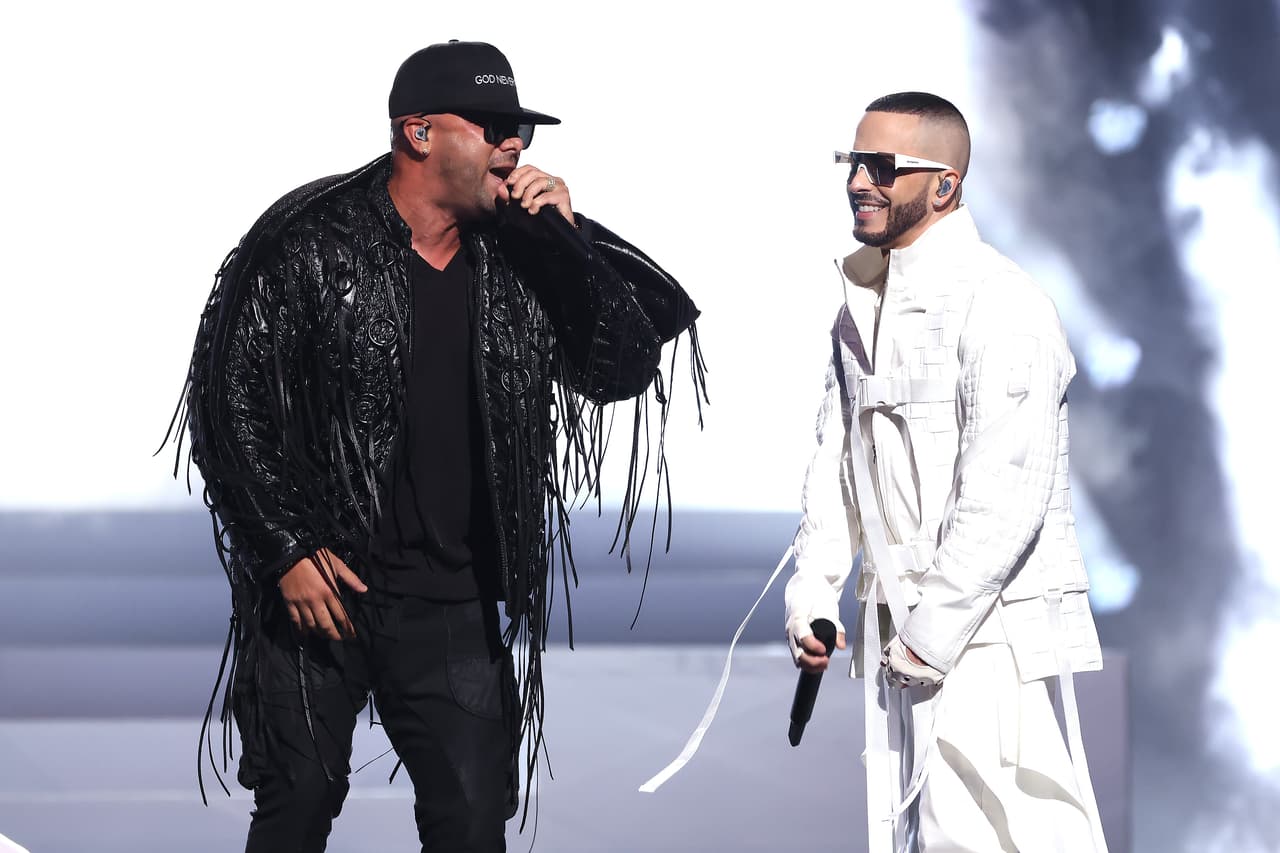 El reguetón viejito hizo su aparición en Premio Lo Nuestro. Wisin & Yandel desataron la nostalgia con 
<b>'No Se Olvida'. '</b>El Dúo Dinámico' tuvo un memorable regreso.