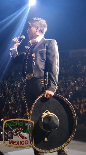 Como desde hace varios años, Alejandro Fernández conmemoró esta fecha con un concierto en Las Vegas, Nevada. Este espectáculo de 'El Potrilo' tuvo lugar en el Mandalay Bay Convention Center como parte de su gira 'Rompiendo Fronteras', en EEUU.