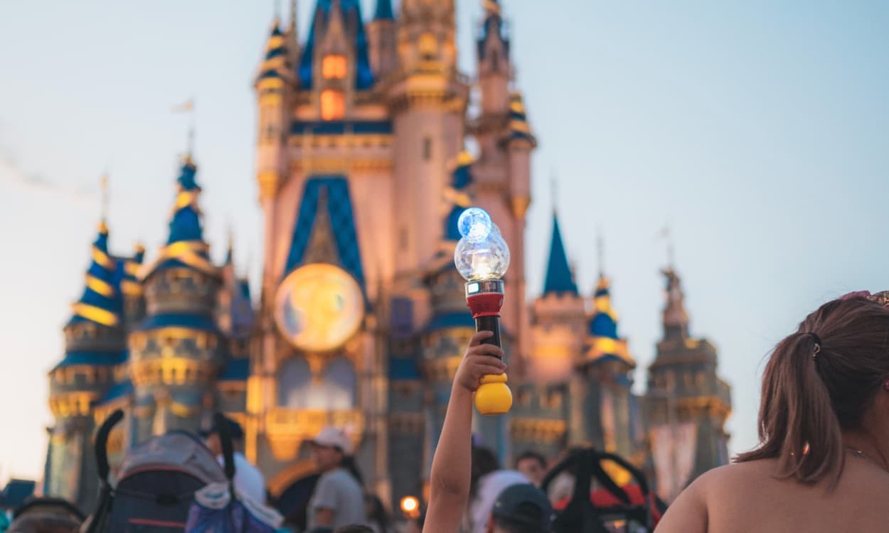 Inician labores los nuevos representantes controversiales del exdistrito de Disney Reedy Creek