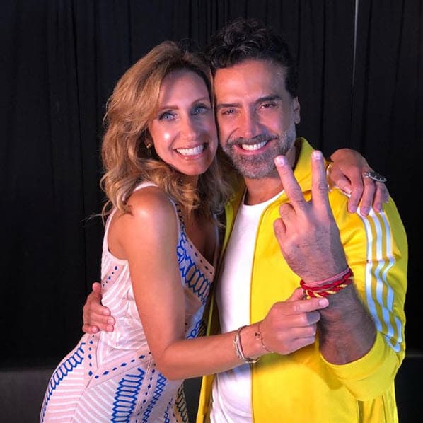 Lili Estefan sorprendió a su gran amigo Alejandro Fernández con una celebración por su cumpleaños número 50, la cual compartió a través de sus redes sociales con sus seguidores.