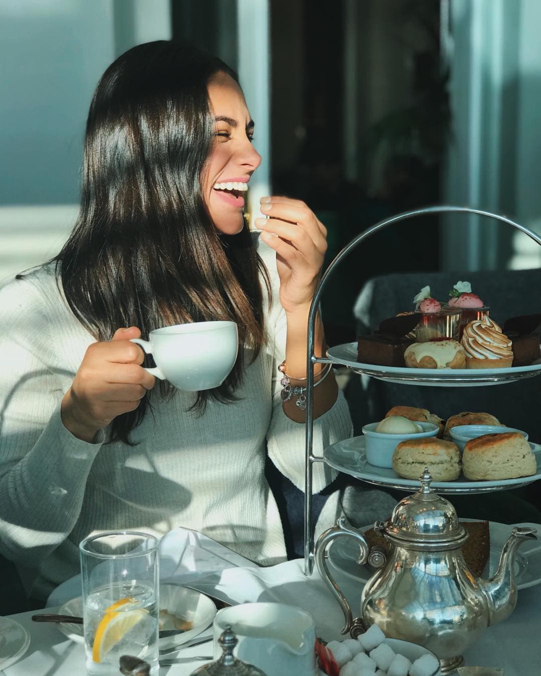 Reconoce que cocina poco, pero que, si invita amigos a comer, hay algo que sí prepararía con sus propias manos: el postre. Pues, según nos confiesa, es fantática de todo lo dulce.