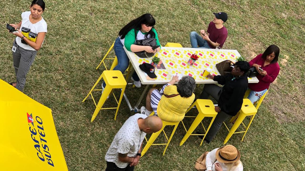 Café Bustelo, está localizado en Montrose, una de la zonas más populares de Houston por su diversidad. Está abierto de 7:00 am a 4:00 pm todos los días de la semana hasta el próximo 25 de mayo.