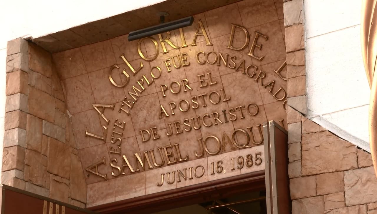 El edificio en la ciudad de la coste oeste de EEUU fue inagurado el 16 de junio de 1985, en nombre de Samuel Joaquín García, padre de Naasón Joaquín García.
