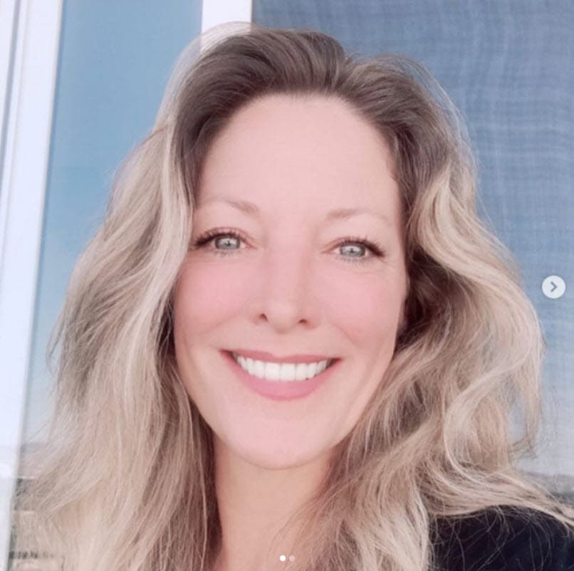 "Lo que pasa es que durante mi embarazo
<b> fue un golpe duro para mí mediáticamente hablando </b>y no me gusta eso, de hecho, quedé como bastante ciscada y la verdad es que no me interesa hacerlo", agregó al reportero Edén Dorantes.
<br>