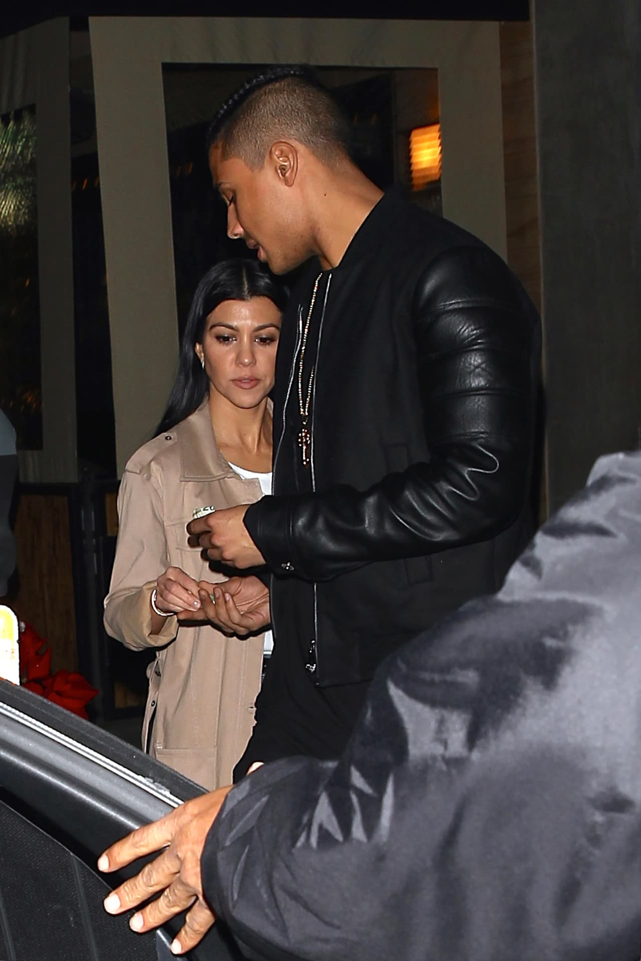 El trío estuvo durante algunas horas en el lugar antes de retirarse.