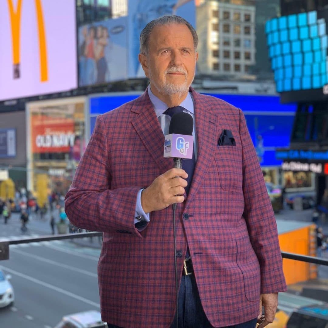 “Desde que los restos de José José se bajaron del avión, lo único que ha hecho Anel 
<b><a href="https://www.univision.com/shows/el-gordo-y-la-flaca/ha-robado-camara-raul-de-molina-critica-a-anel-norena-exesposa-de-jose-jose-por-lo-que-hizo-en-el-funeral-video">es robar cámara</a></b> si se puede decir así”, dijo Raúl.