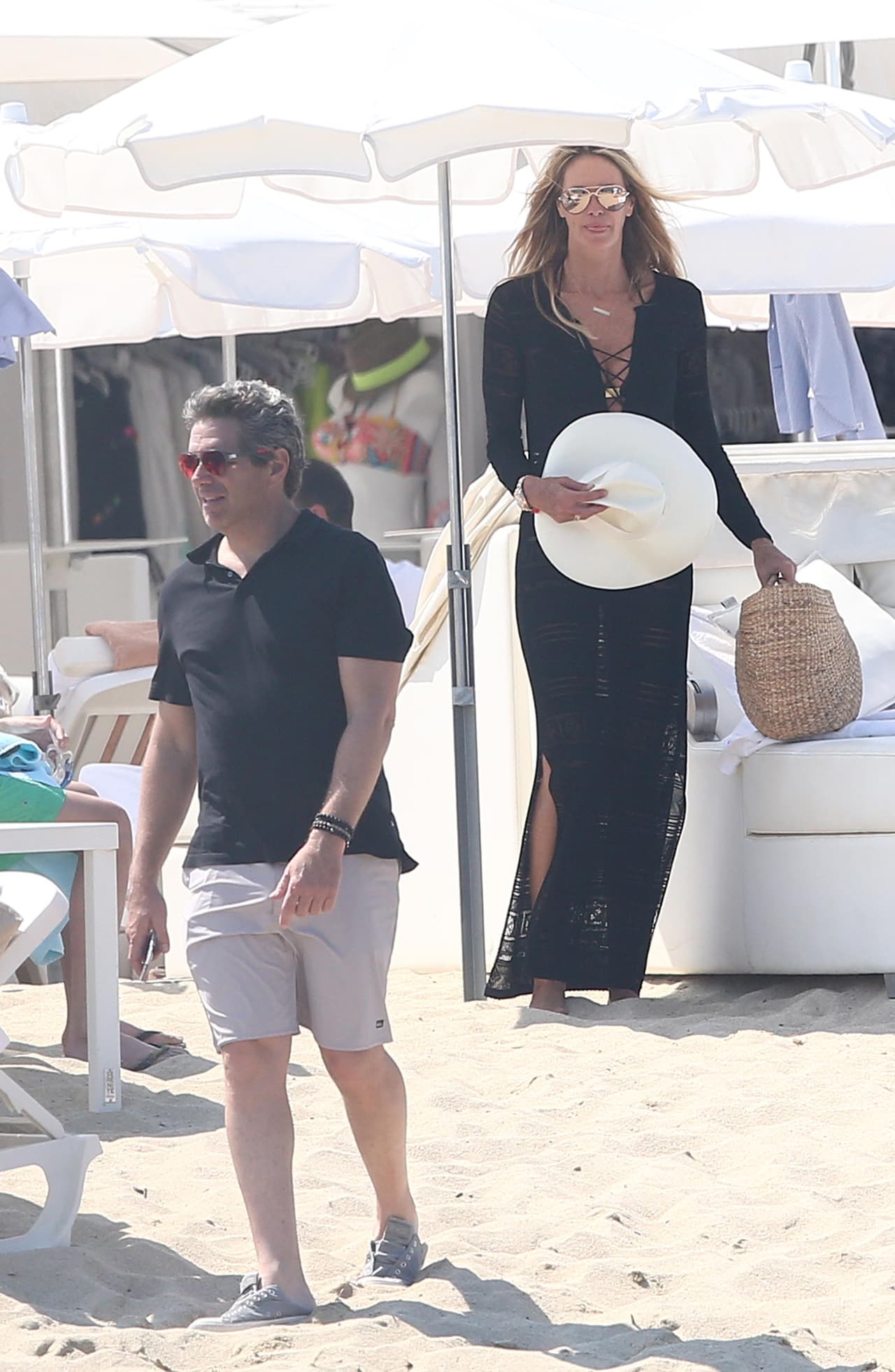 Se sabe que Elle y su familia han viajado desde las islas griegas.