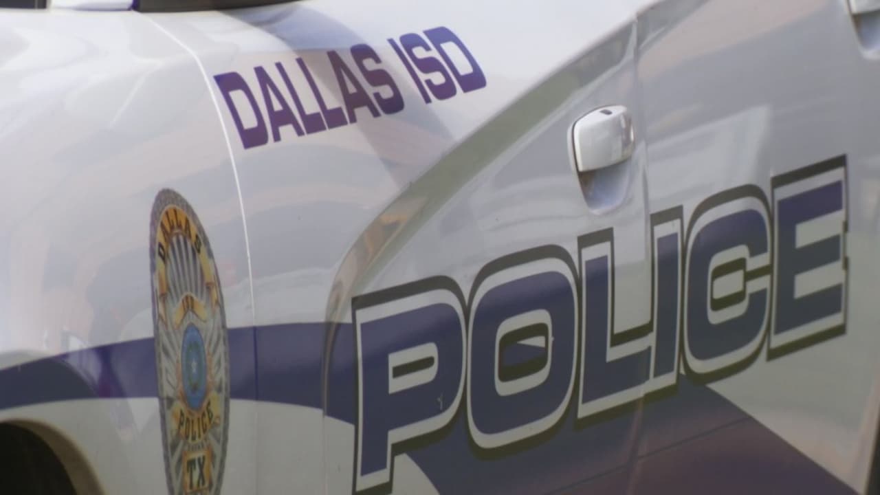 Le roban a estudiantes a punta de pistola en Oak Cliff