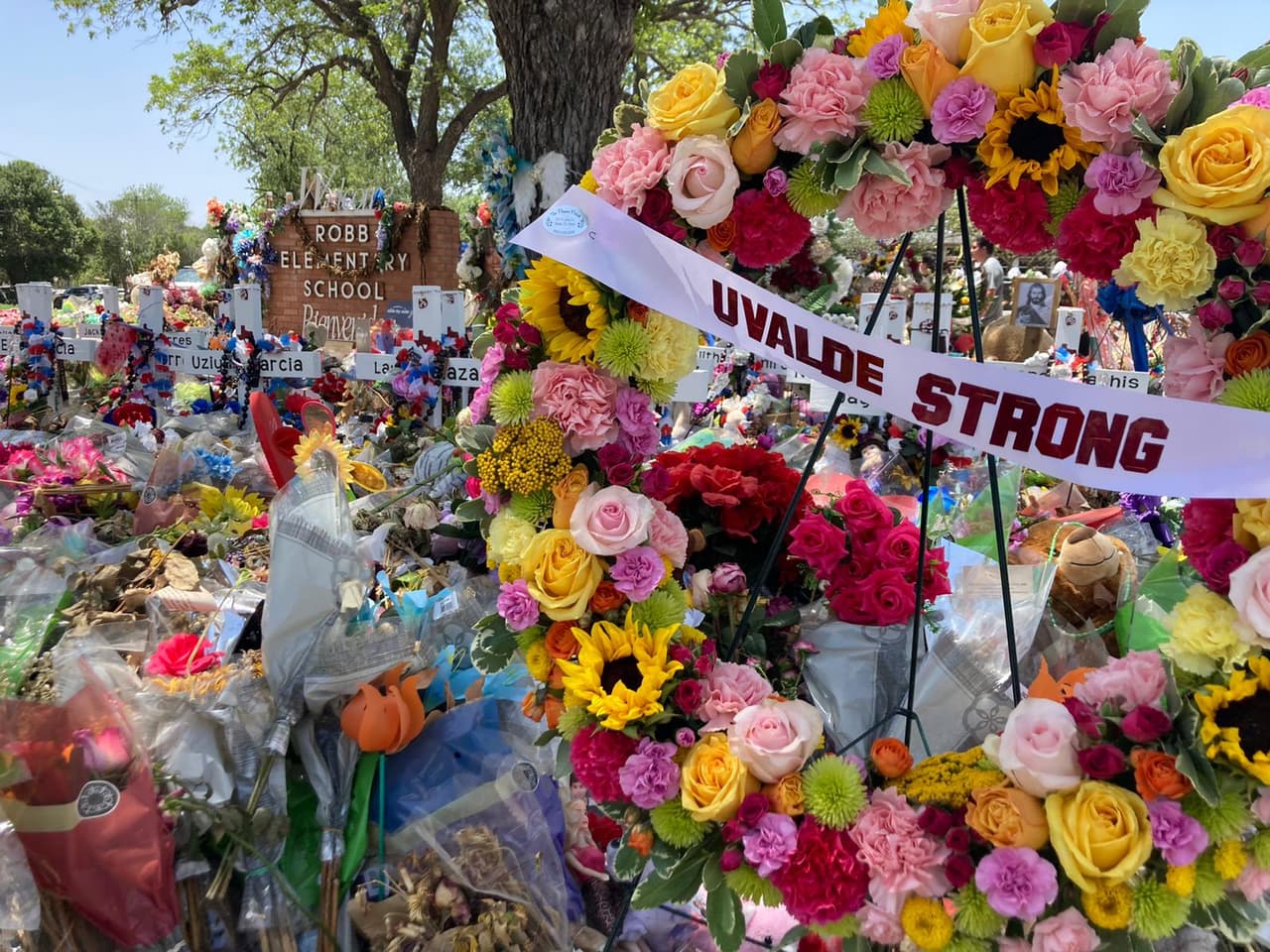 Clases virtuales y reubicación de escuelas: las opciones para estudiantes de Uvalde