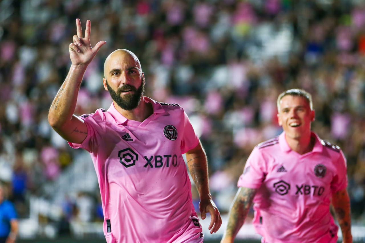 Jul 30, 2022; Fort Lauderdale, Florida, USA; Inter Miami CF forward Gonzalo Higuain (10) celebrates after scoring his third goal of the game against FC Cincinnati at DRV PNK Stadium. Mandatory Credit: Sam Navarro-USA TODAY Sports