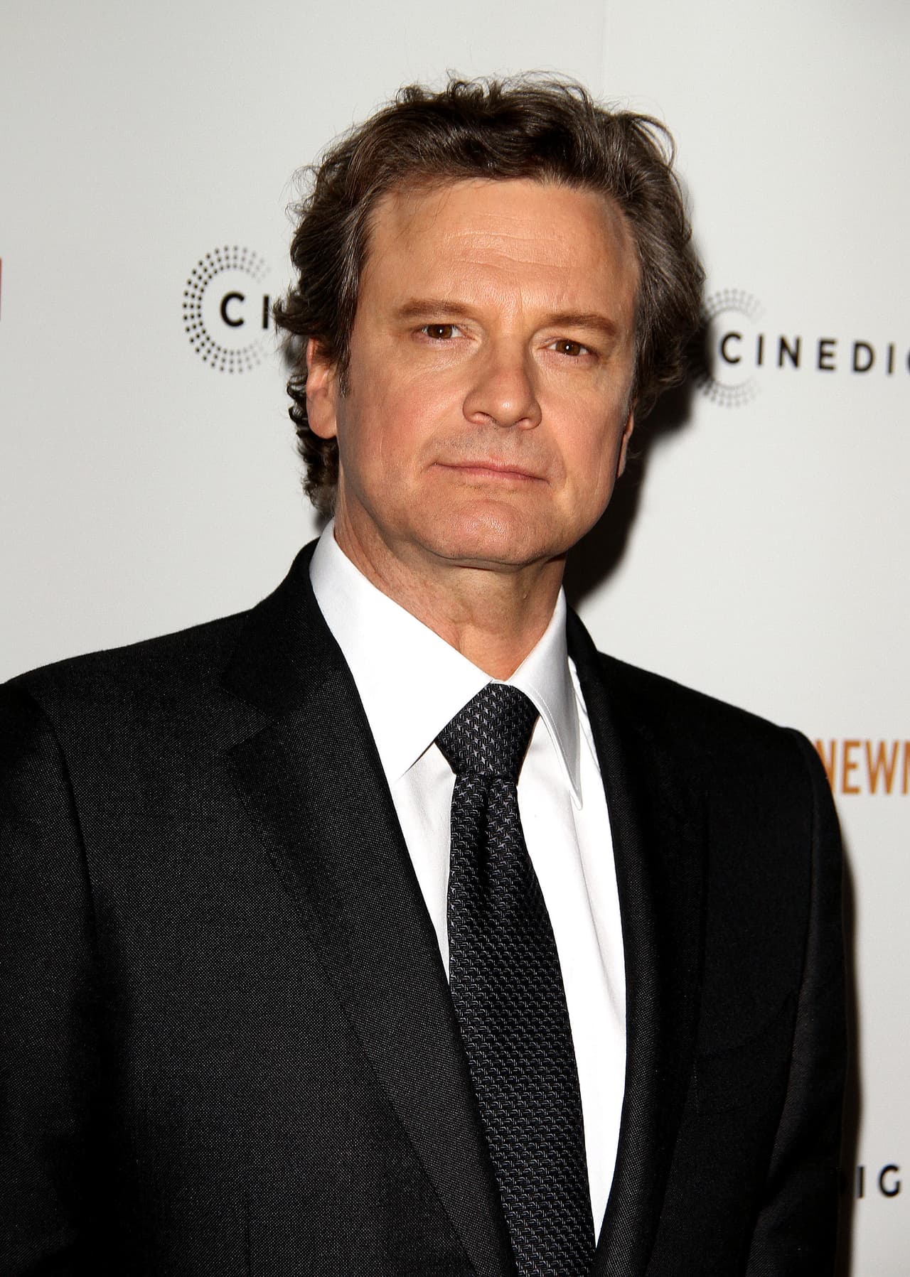 El británico dijo en una ocasión que no hay nada que odie más que los villancicos en la radio, además de que la felicidad característica de esta época, le parece falsa.