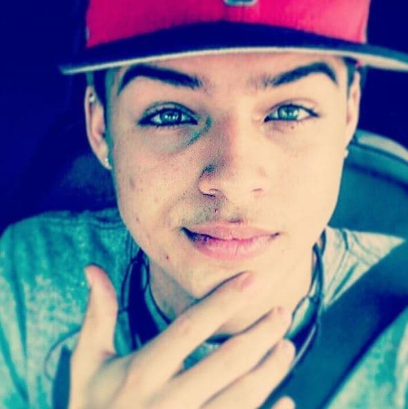 Su inclinación por la música la heredó de su familia en Cuba. Ellos tocan piano, guitarra y cantan en las fiestas.