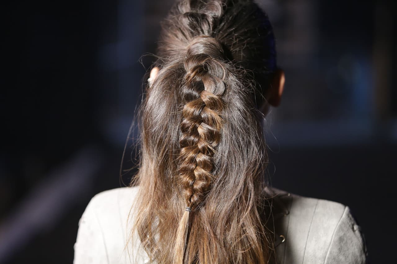 Una vez más Alejandra Espinoza agradeció a través de las redes sociales a su stylist Claudia Torres por coordinar cada detalle de su look. ¿Qué les parece el estilo de nuestro conductora esta temporada?