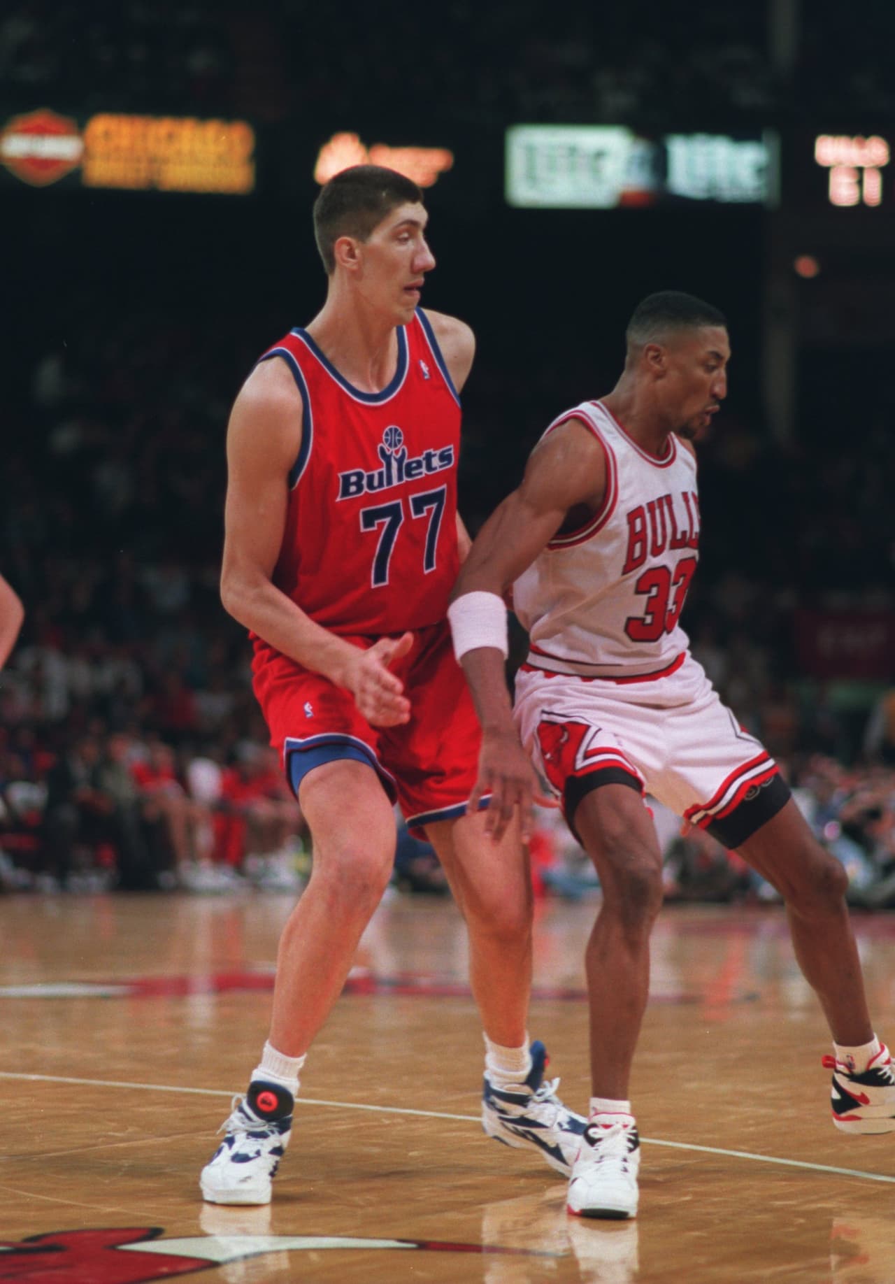 1. Gheorghe Mureşan - 2.31 metros