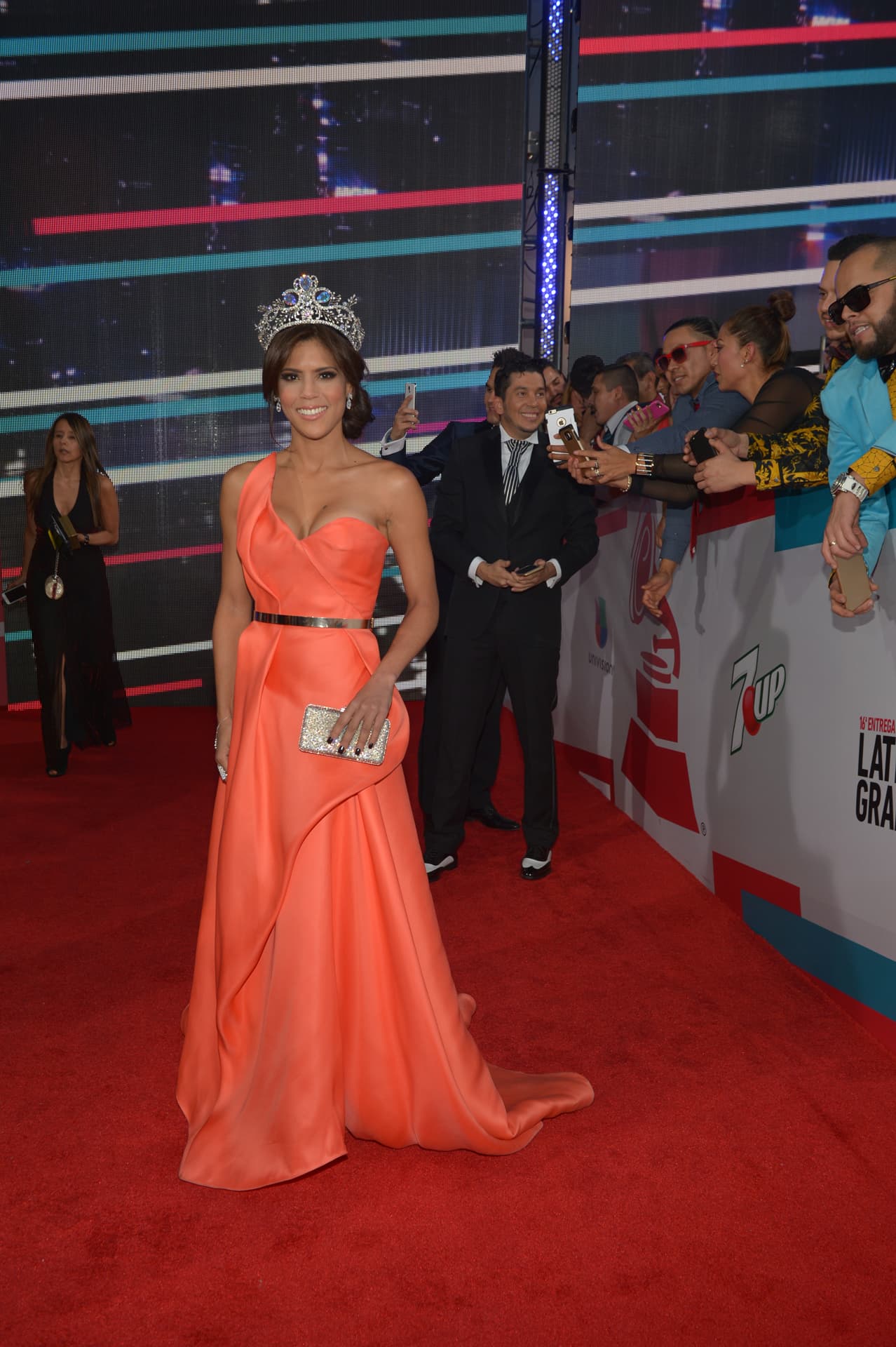 Posó para todas las cámaras siempre sonriente.