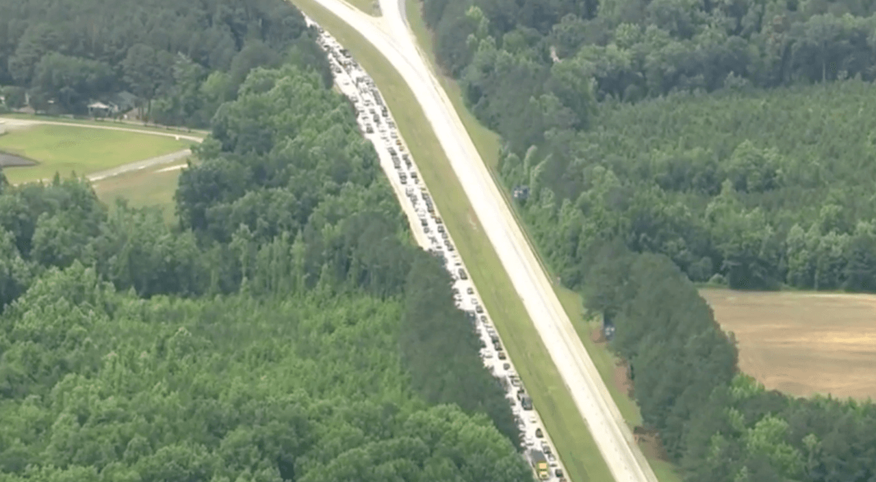Choque entre varios autos deja gran congestionamiento vehicular en la I-40 en el condado de Johnston
