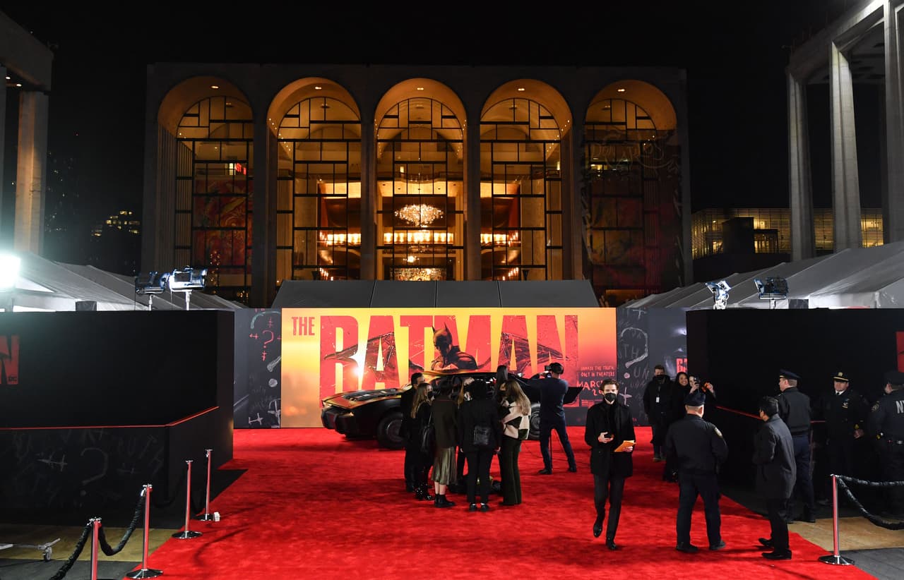 Poco después del anuncio de Disney, Warner Bros. también anunció que "pausaría" el estreno de The Batman en territorio ruso.